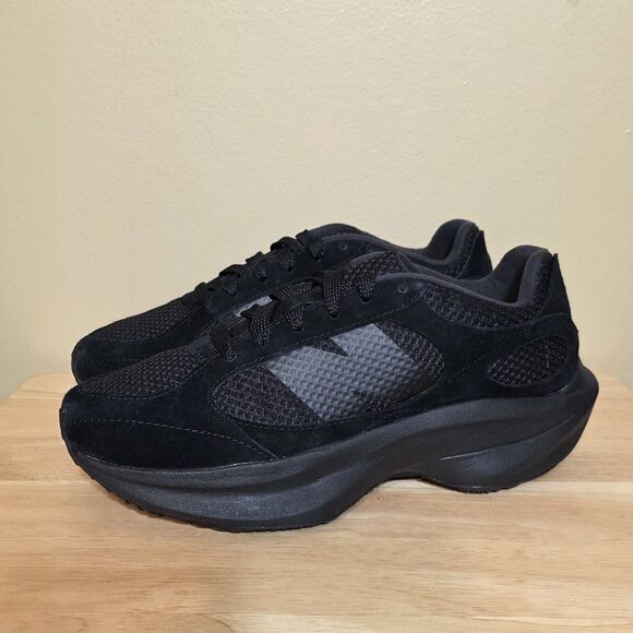 Athletic_Shoes